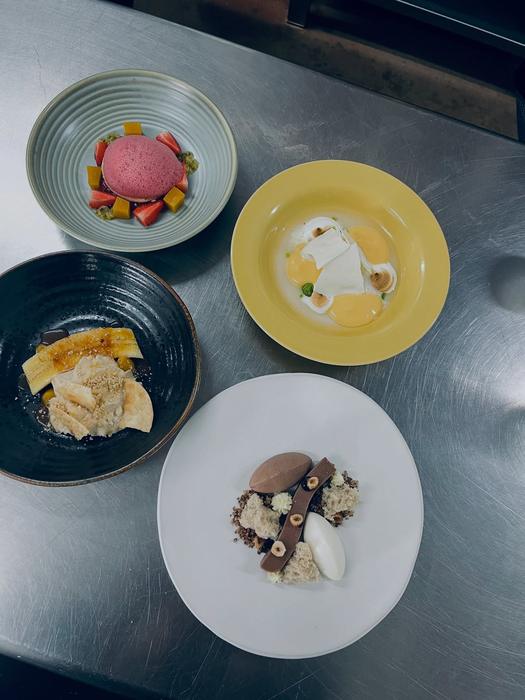 Los cuatro postres de la carta del restaurante