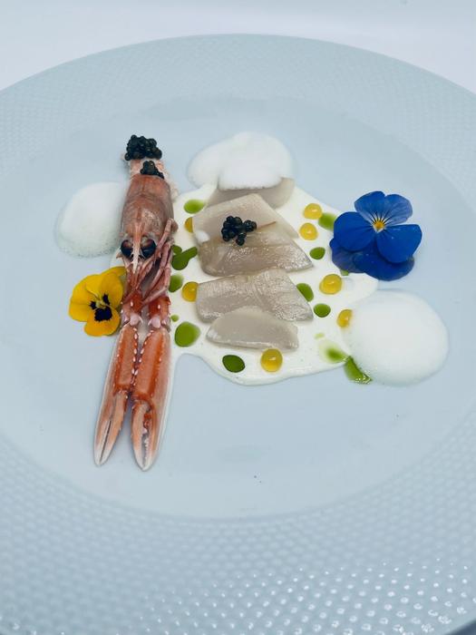 Cigala con flores comestibles