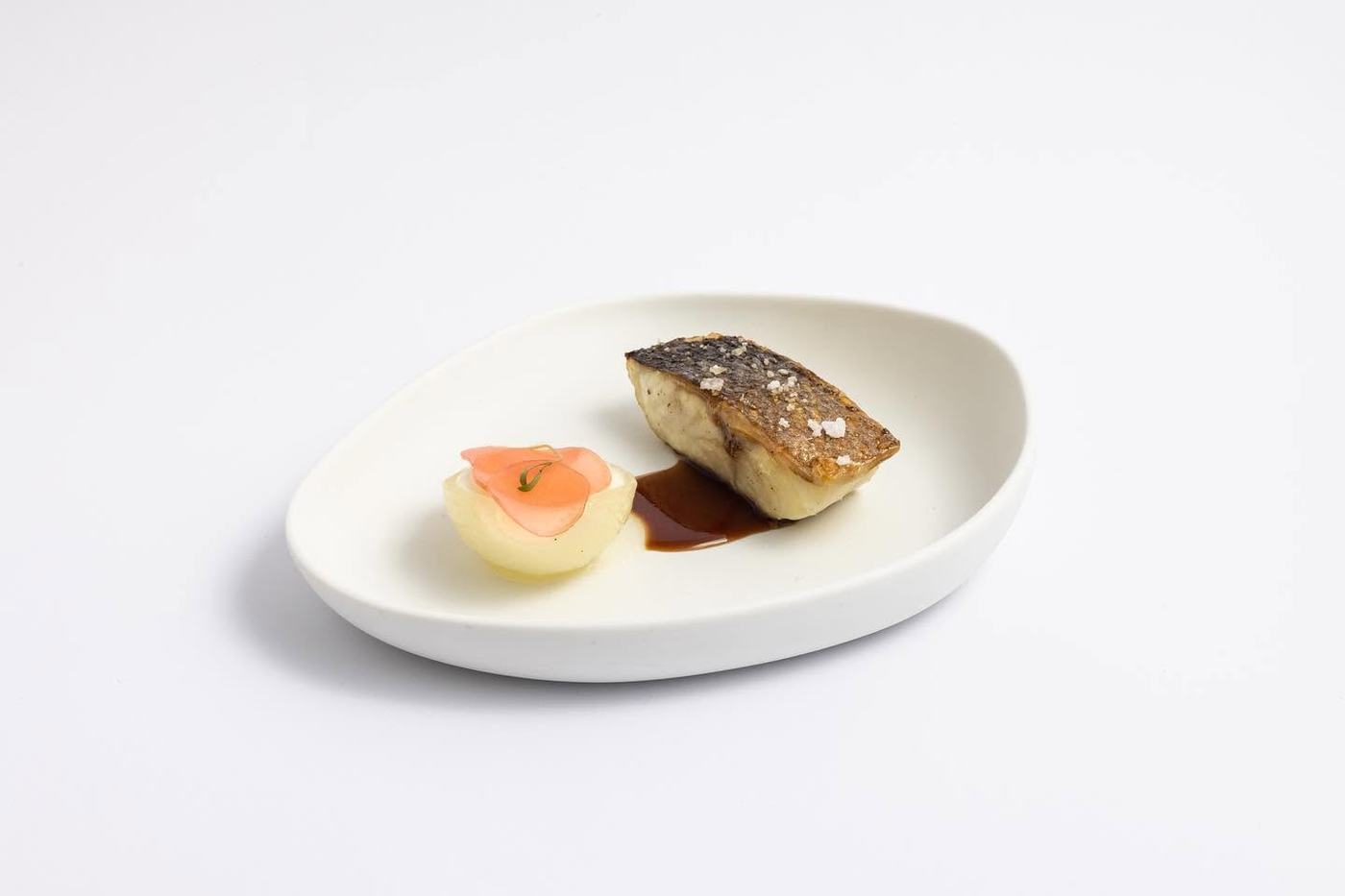 Lomo de pescado con piel crujiente