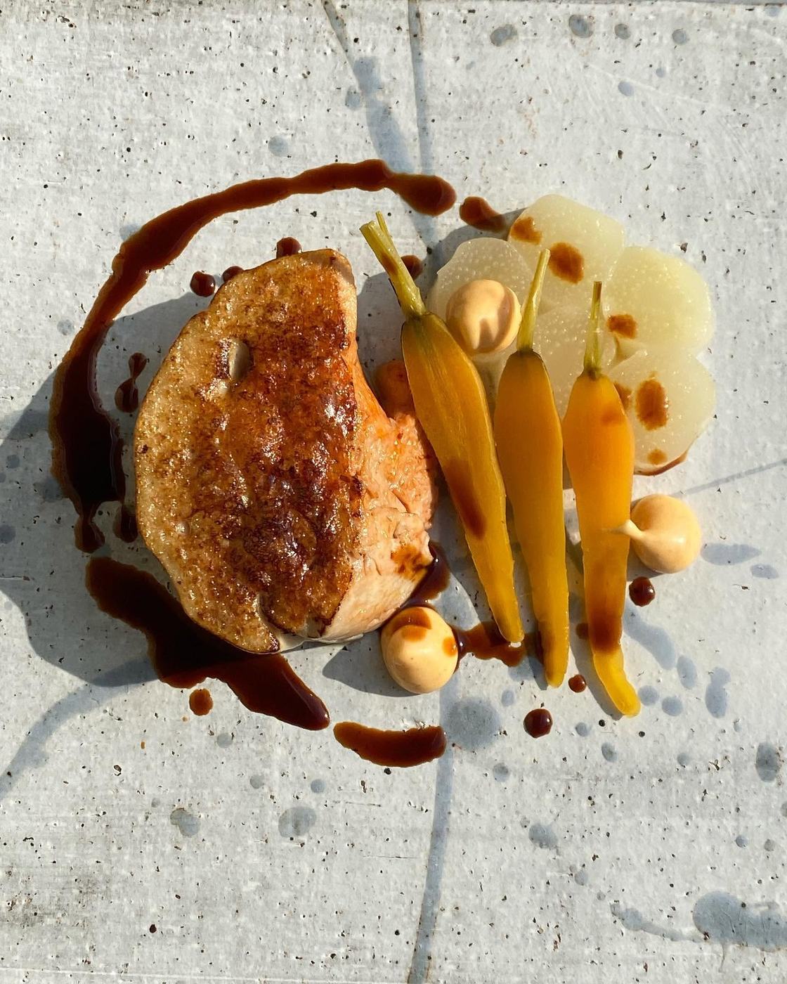 Pollo con zanahorias glaseadas