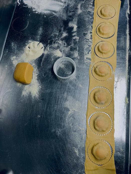 Elaboración de raviolis a mano