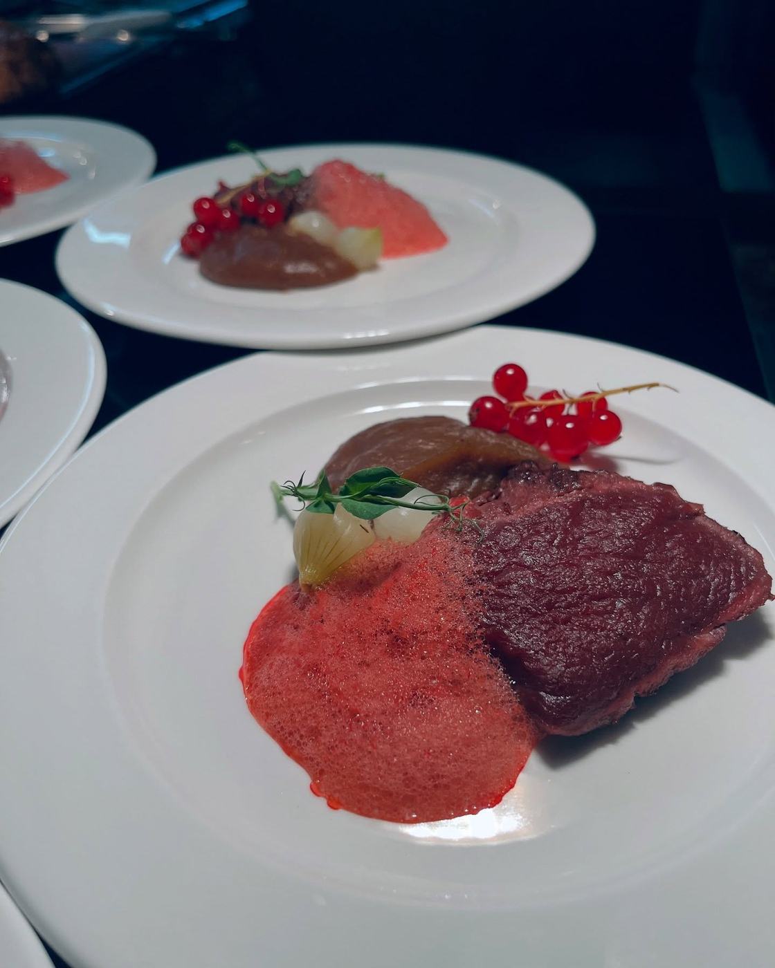 Terrina con frutos rojos y grosellas